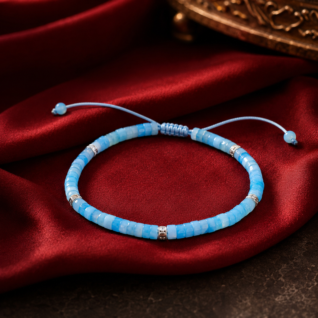 Amuleto da Serenidade - pulseira amuleto Ruvi em tons de azul-claro